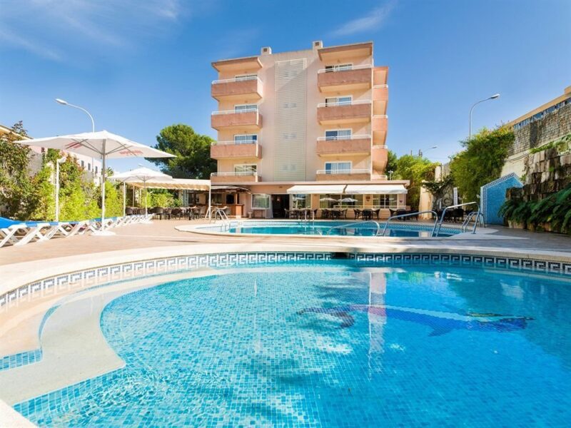 Delfin Hotel pool photo