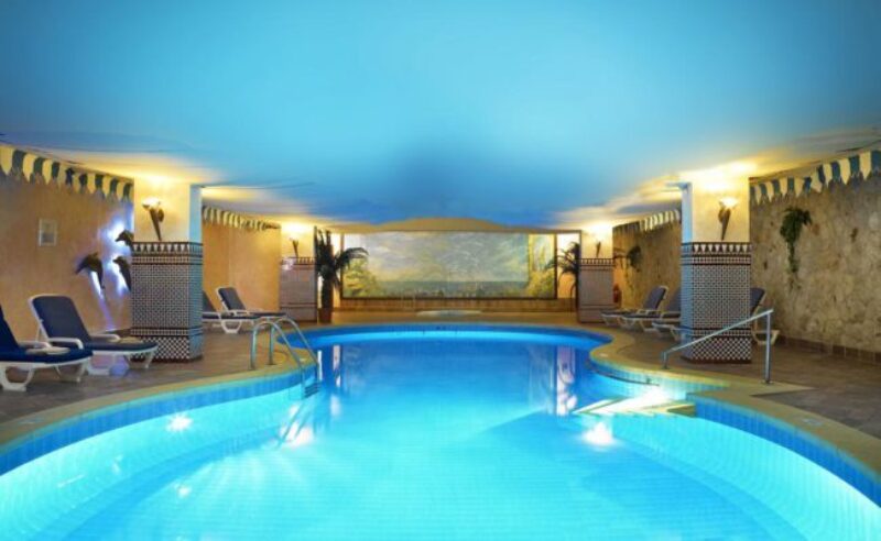 Hotel Bahia Del Sol indoor pool