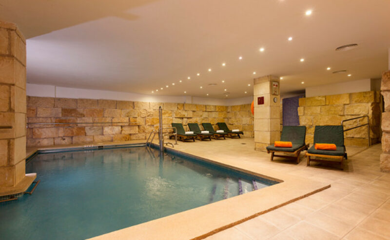 Rey Don Jaime Indoor Pool